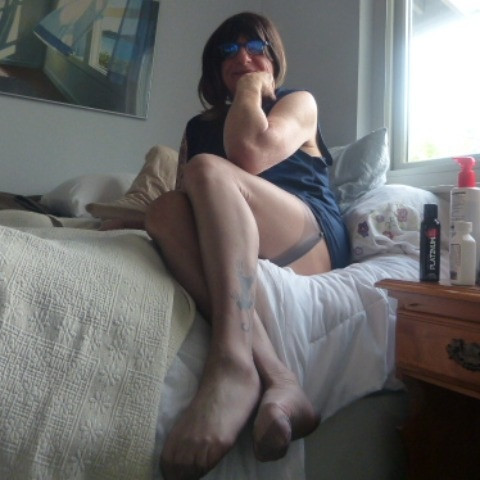 Bobbie_Nylons