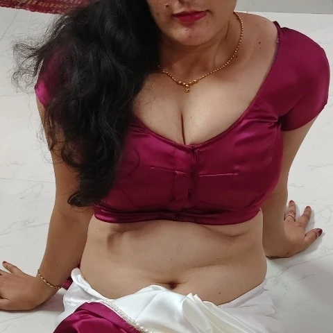 Bold desi queen