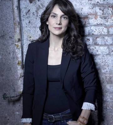 Annie Parisse
