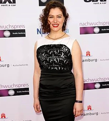 Esther Zimmering