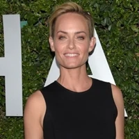 Amber Valletta