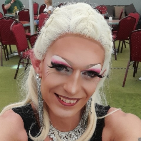 Alexalovesit 