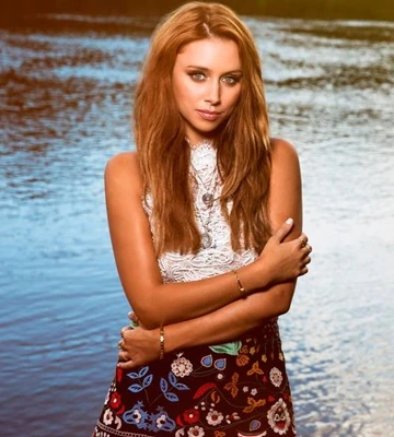 Una Healy