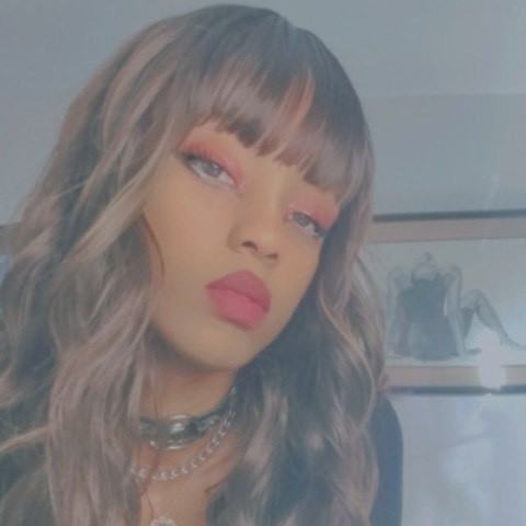 LaylaLashone 