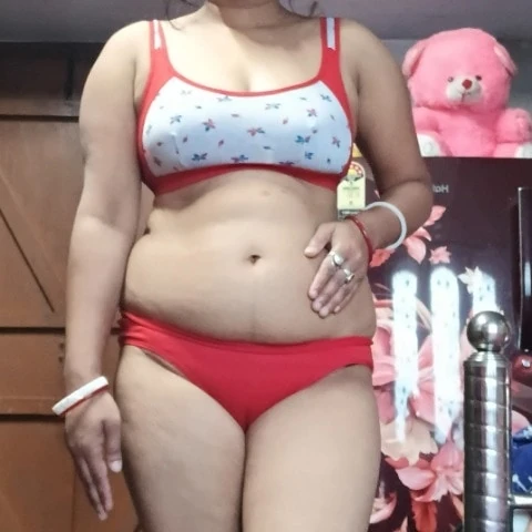 Naughtywifemonalisha178